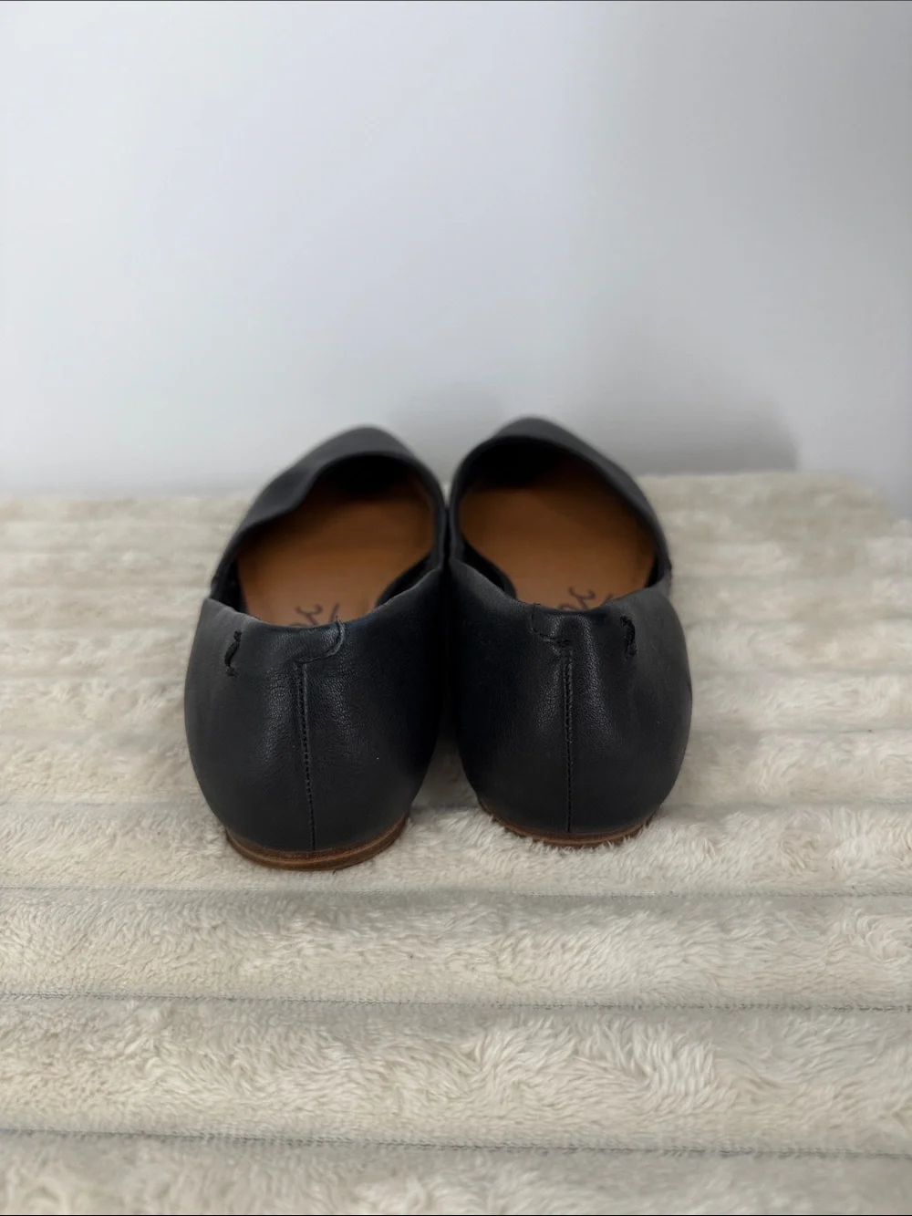 Zodiac women's "Hill" pointed toe flats in black leather size 7.5 - Picture 4 of 8